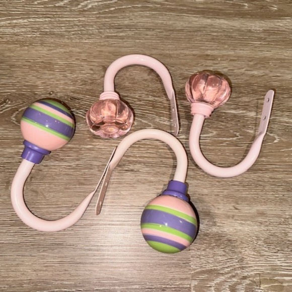 Fun curtain tie backs for curtains or drapes. Home Decor. Like new - Picture 1 of 2